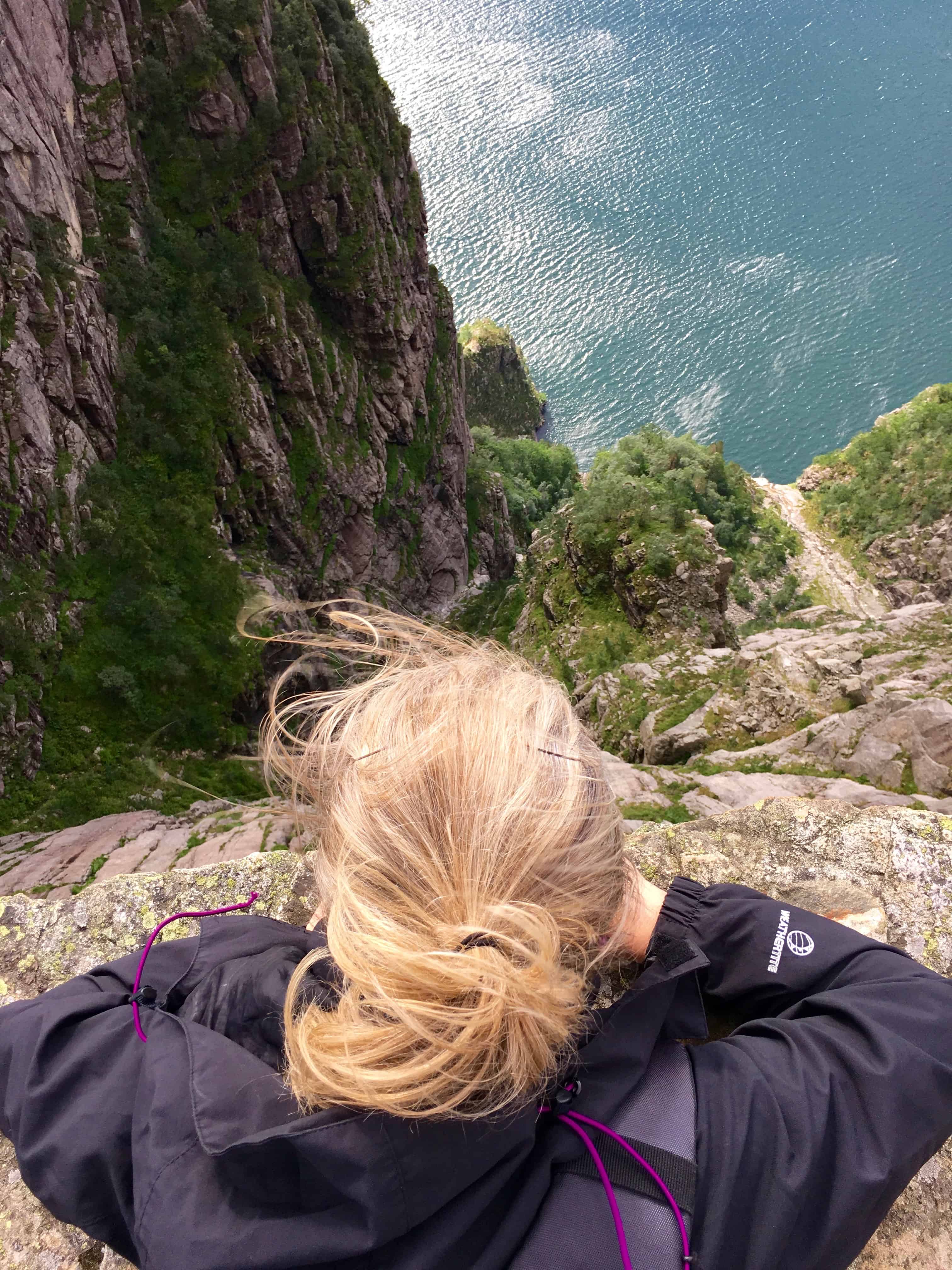 looking-over-the-edge-near-pulpit-rock