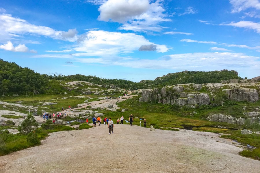 Lots of people on the Pulpit Rock trail - you can expect more crowds when hiking Pulpit Rock later in the day.