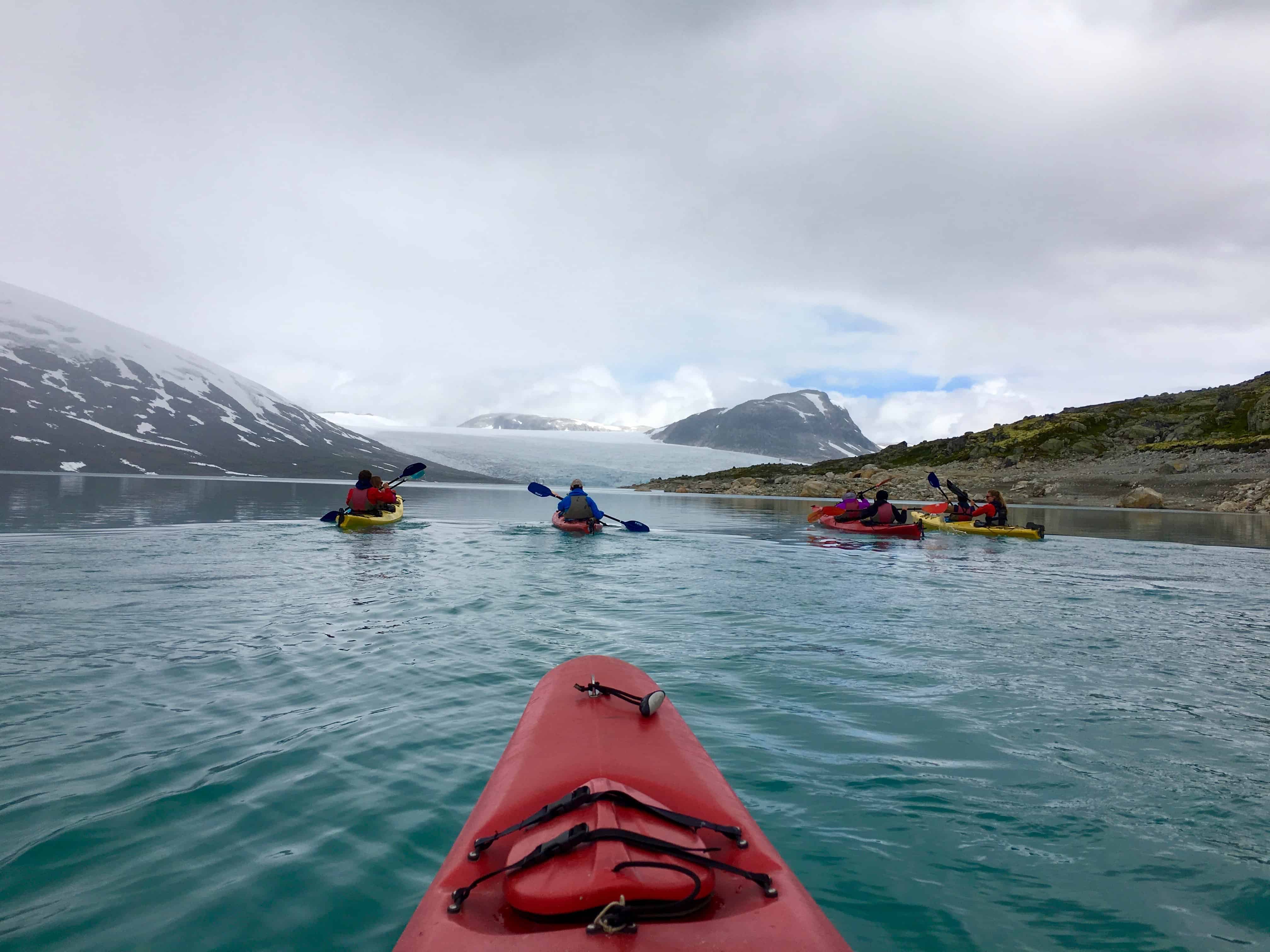 group-kayaking-on-styggevatnet