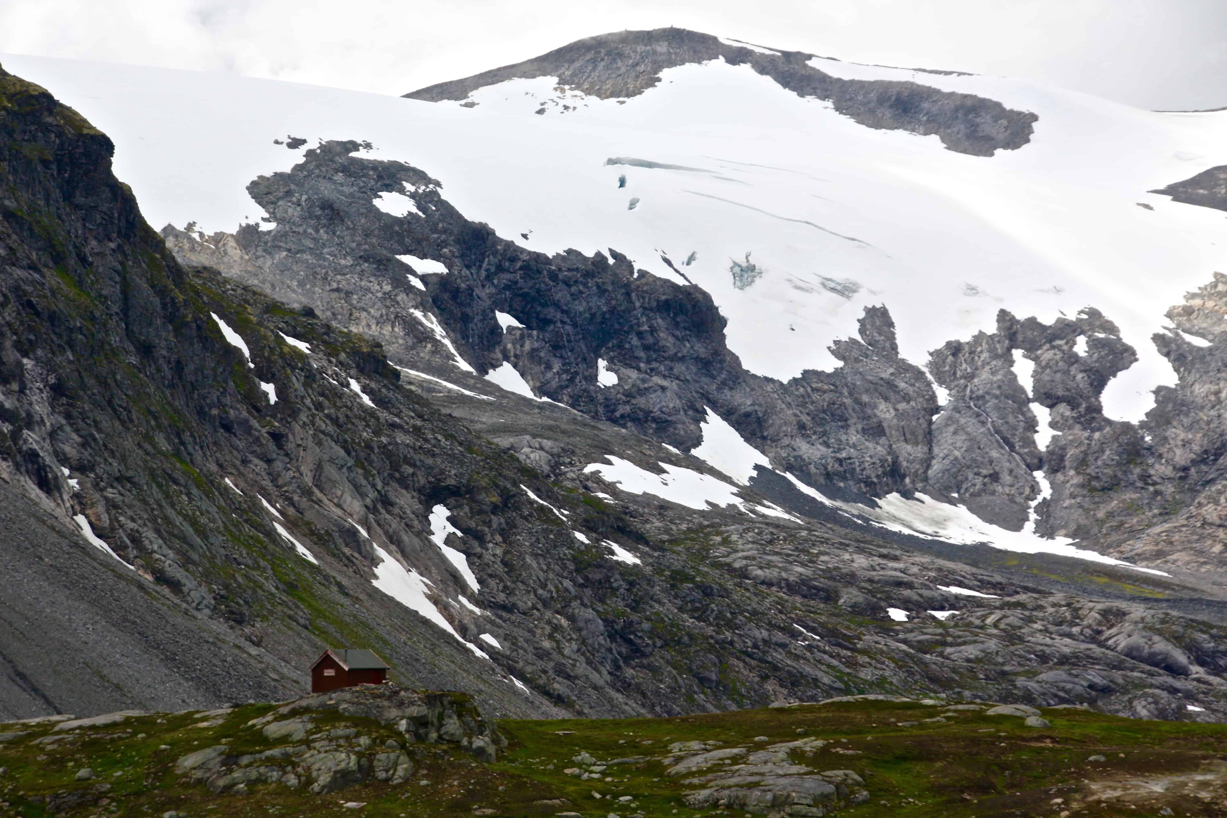little-house-in-the-mountains-of-Møre-og-Romsdal-norway
