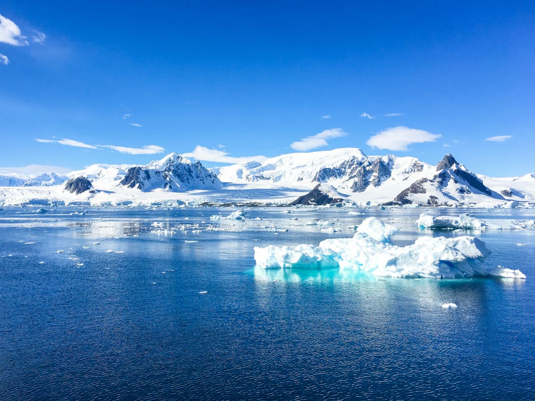 Land Of Snow And Ice: Mesmerising Antarctica Scenery.