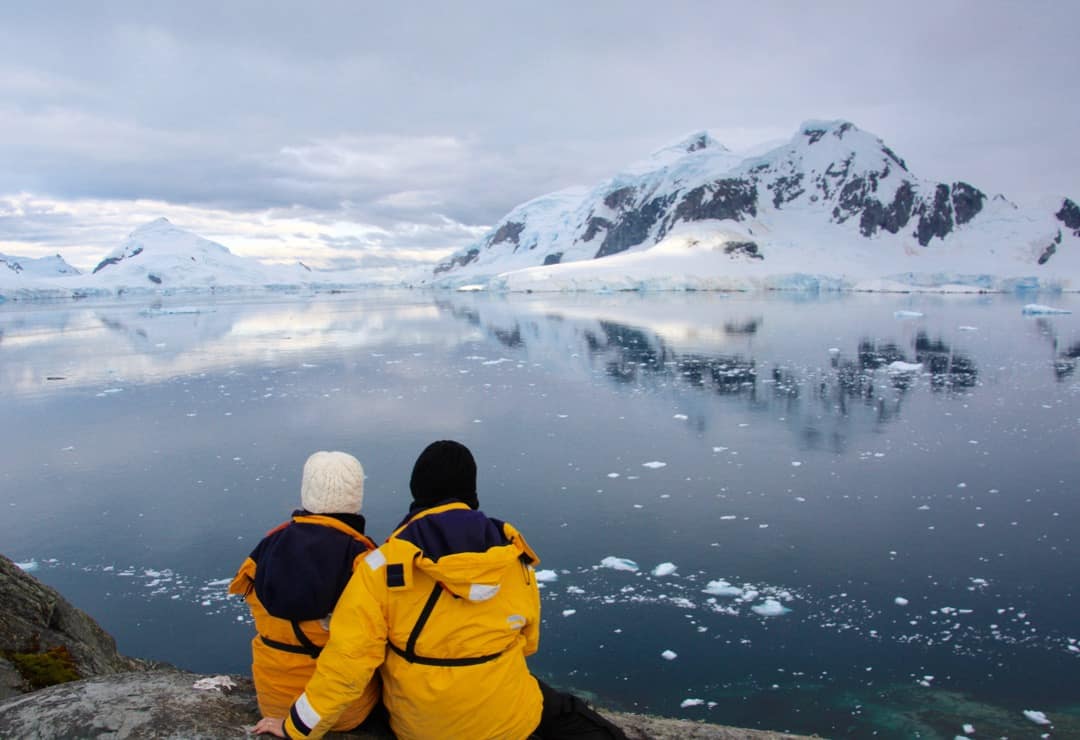 Travelling as a couple – a magical moment to ourselves in Antarctica>