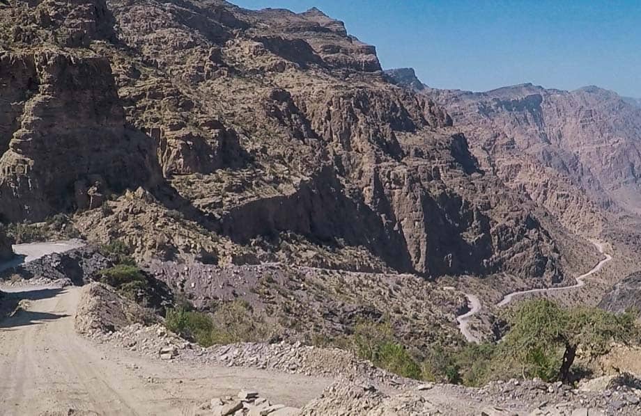 Oman Road Trip - Drive the Western Hajar Mountains during your Oman tour