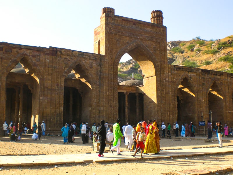 Rajasthan tour – the 12th century Adhai-din-ka-jhonpra mosque