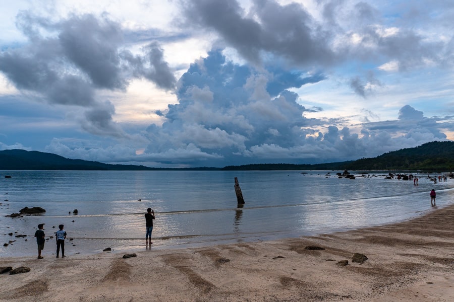 Andaman Sightseeing: Clouds build over Chidiya Tapu