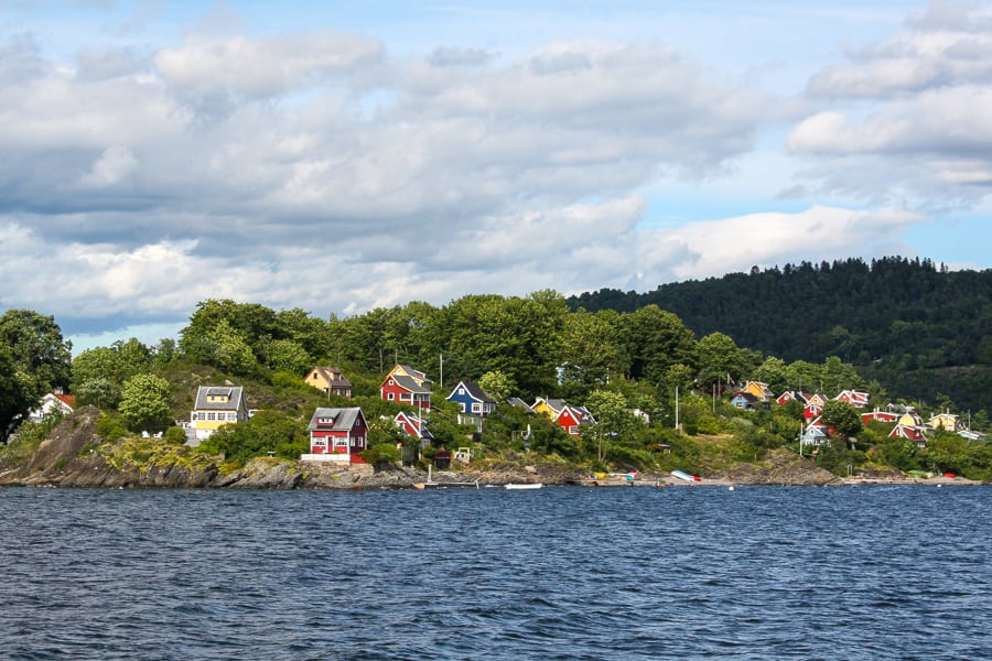 There are plenty of opportunities to see the colourful holiday shacks around Oslofjord during our 2 days in oslo itinerary.
