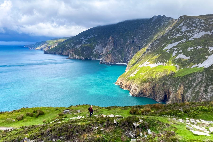 The 600 metre high cliffs of Sliabh Liag crash down into the turquoise Atlantic from the Bunglas Viewpoint.