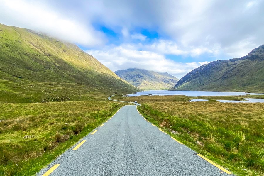 The road through Doolough Valley between mountains and lakes was one of the surprises of our Wild Atlantic Way itinerary.