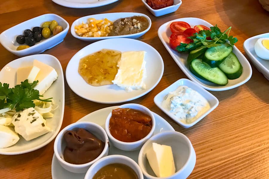 A table with small plates of food on a 4 days in Istanbul itinerary.